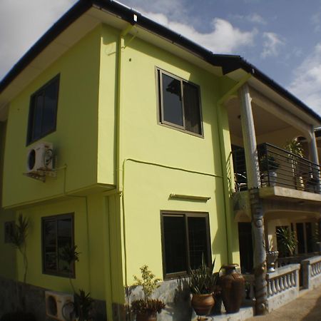 Dokua Royal Hotel Kwabenya ภายนอก รูปภาพ